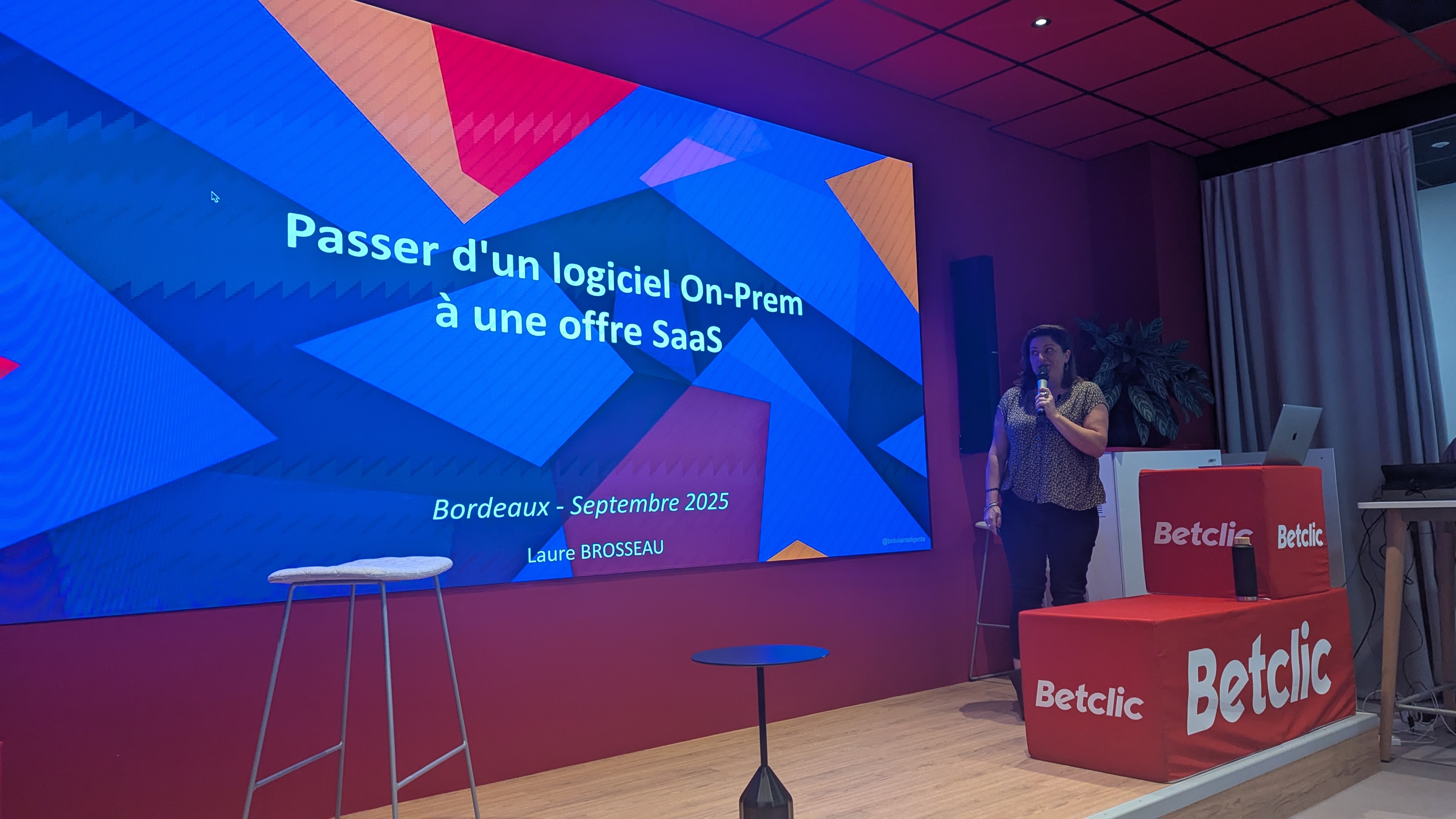 Laure Brosseau speaking at Betclic during BDX I/O Tremplin 2025